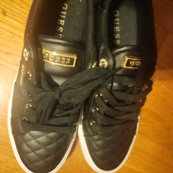 Guess black with gold sneakers - Picture 4 of 4
